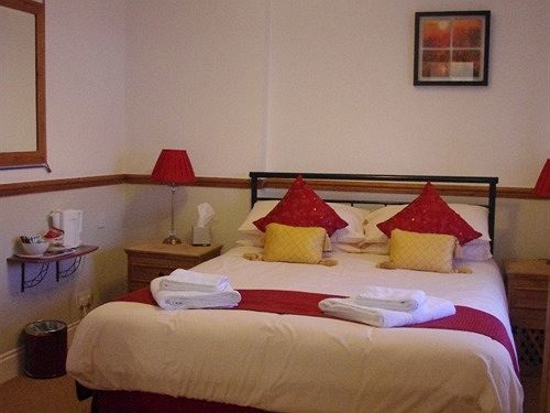 Gazelle Hotel เมไนบริดจ์ ภายนอก รูปภาพ